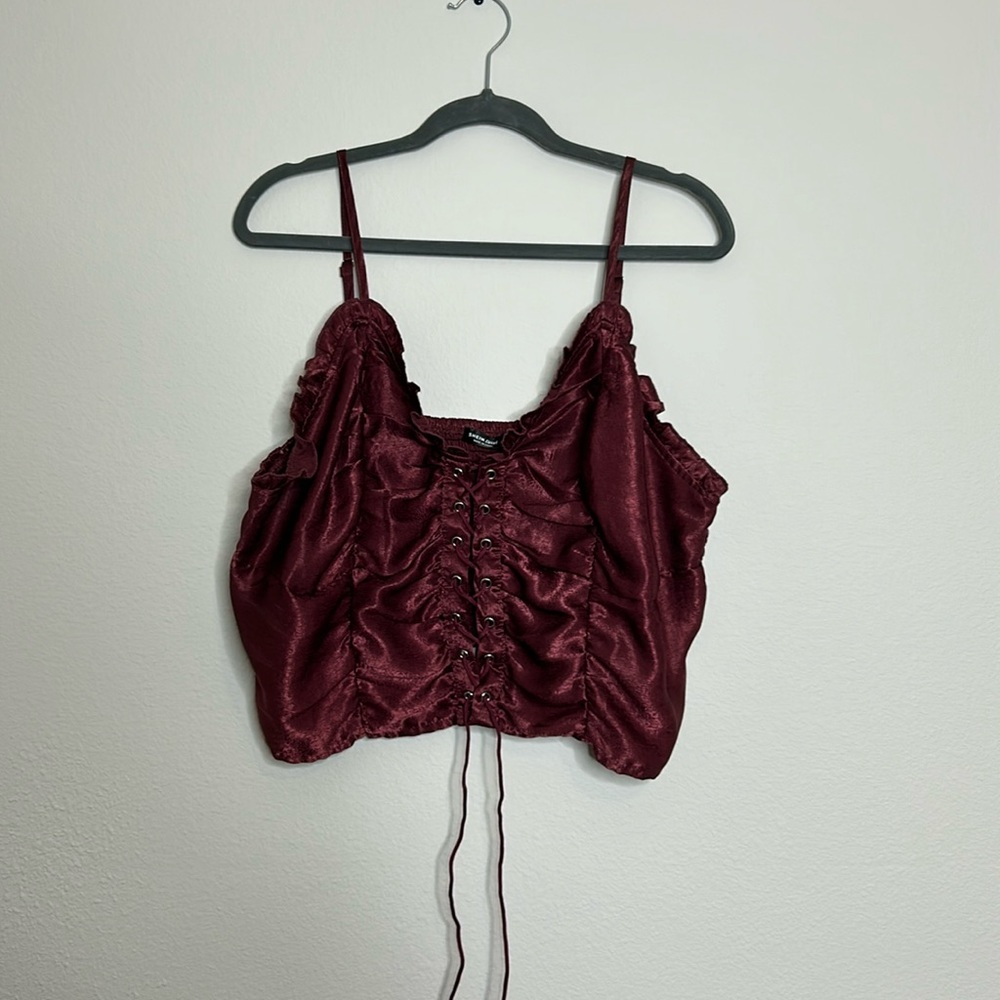 Slightly Used Crop Top SHEIN Curve 4X Burgundy Color. Strap